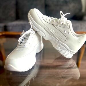 NWOT Apex Women’s Shoes Size 11